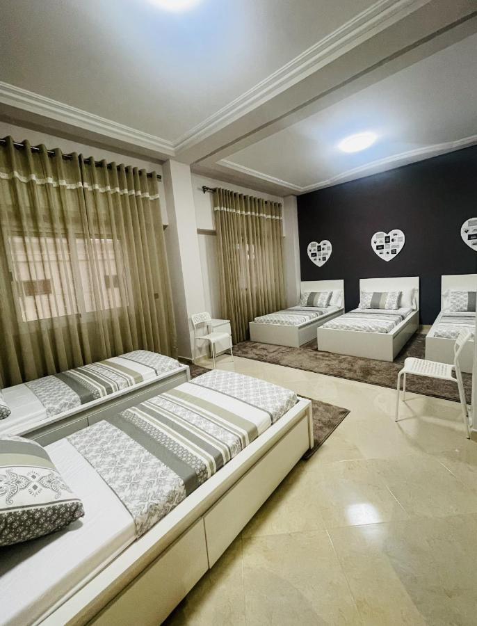 Charming New Large Luxurious Apartment. Appartement